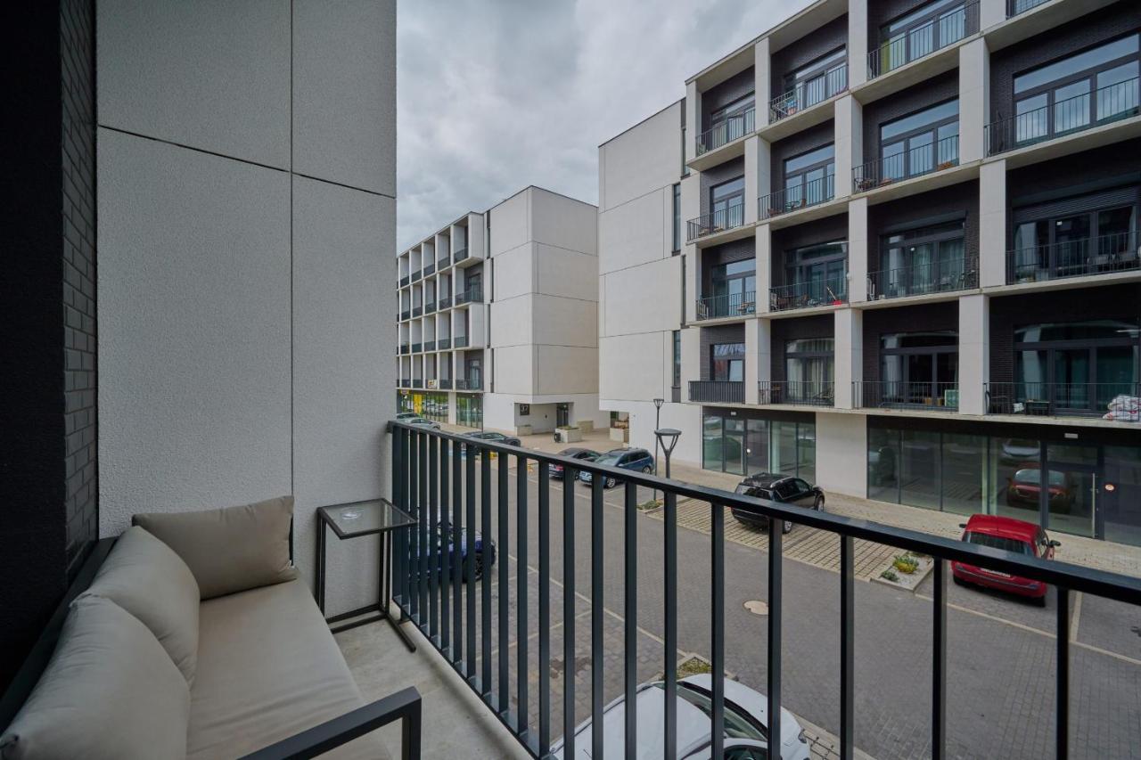 Mezzanine Studio Apartments Zarembowicza Wroclaw Airport By Renters Breslávia Exterior foto